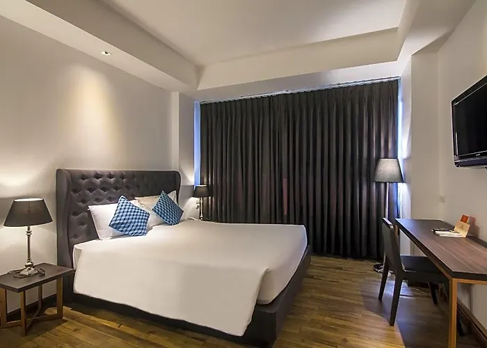 Hotel First House