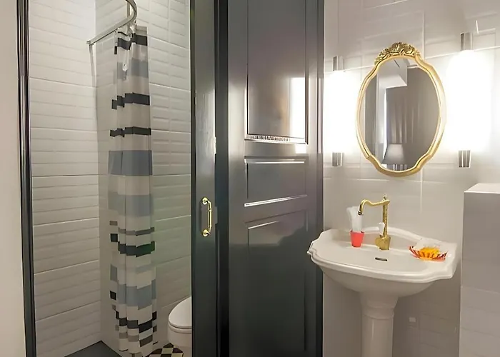 Hotel First House 3*