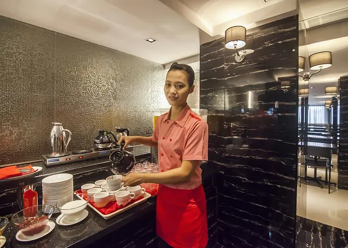 Hotel First House 3*