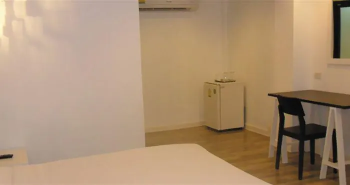 First House Hotel 3*